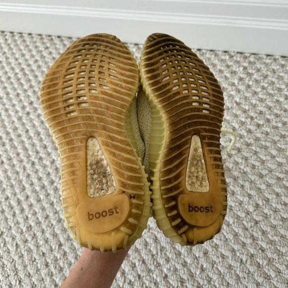 Yeezy Boost 350 V2 ‘Butter’ - Picture 12 of 13
